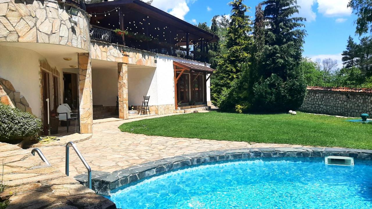 Villa Anna Luxury Lake Residence Shtarkelovo Gnezdo Buitenkant foto